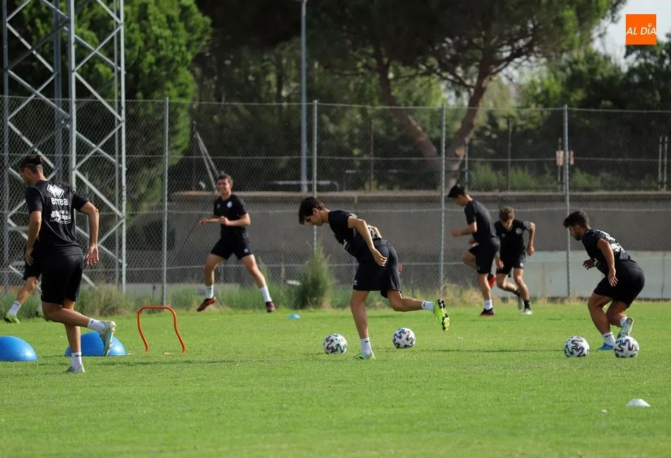 Foto 2 - Piojo sigue entrenando con Unionistas mientras se resuelve su futuro&nbsp;