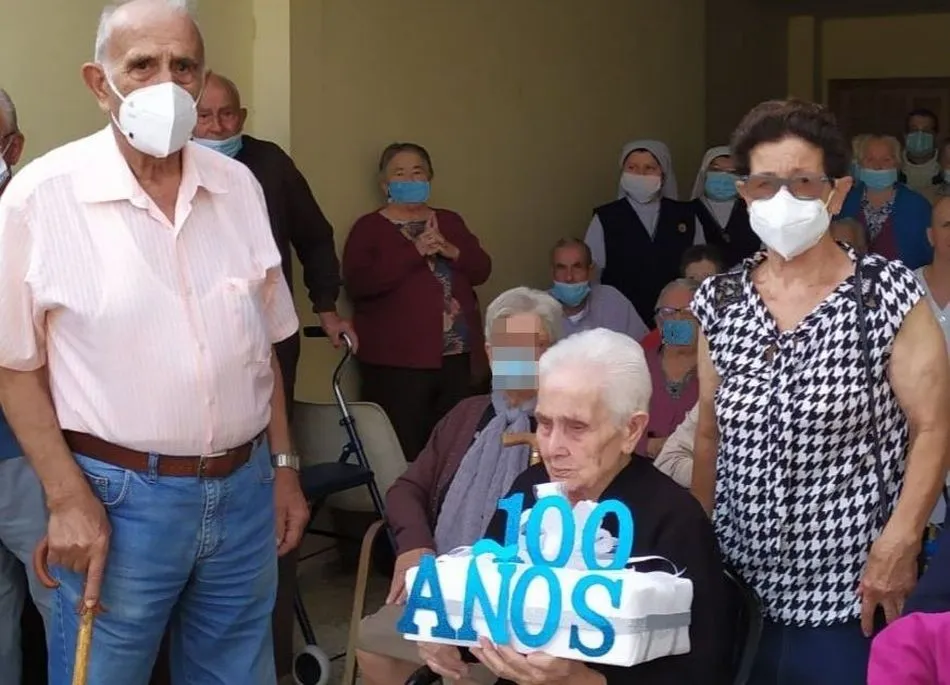 Foto 3 - Mariana Mart&iacute;n Rodr&iacute;guez cumple 100 a&ntilde;os en la residencia de Vilvestre