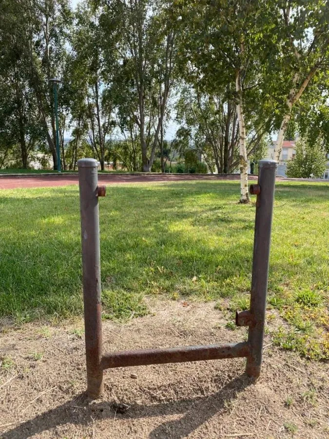 Foto 2 - Piden soluciones a las escombreras ilegales y solares abandonados de Puente Ladrillo