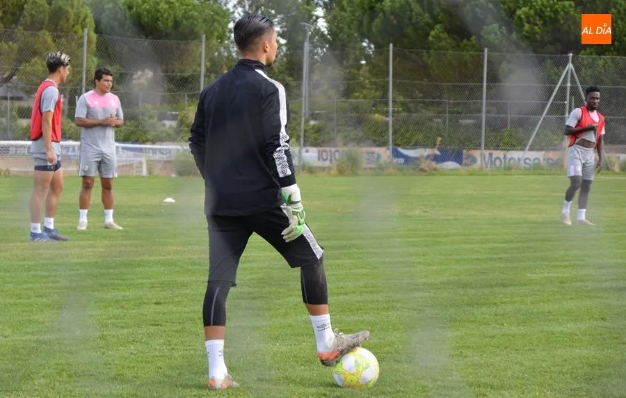 Foto 11 - El Salamanca UDS entrena en el Anexo con Lacerda al margen del grupo