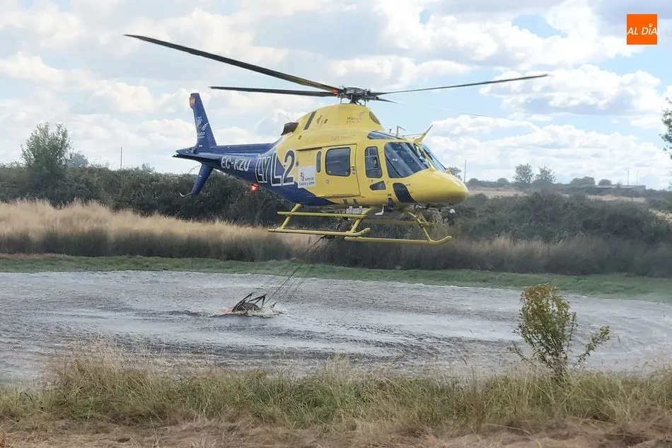 En las labores de extinción participaron los helicópteros de Guadramiro y El Bodón, entre otros medios