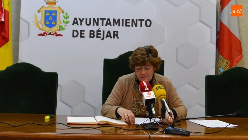 La Alcaldesa de Béjar gratifica a un funcionario con 5.100 euros por jubilación