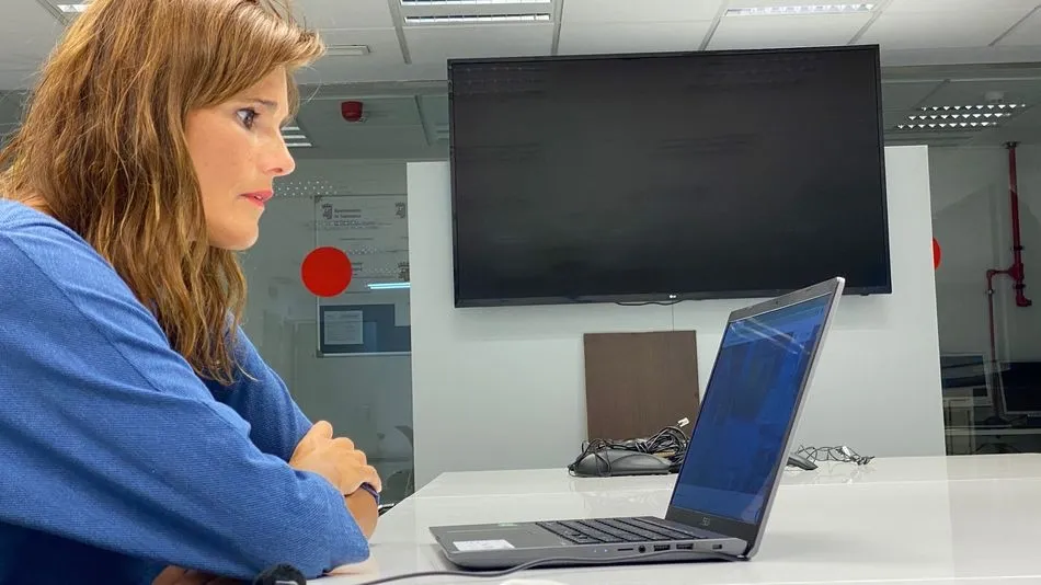La concejala Almudena Parres, durante la reunión online