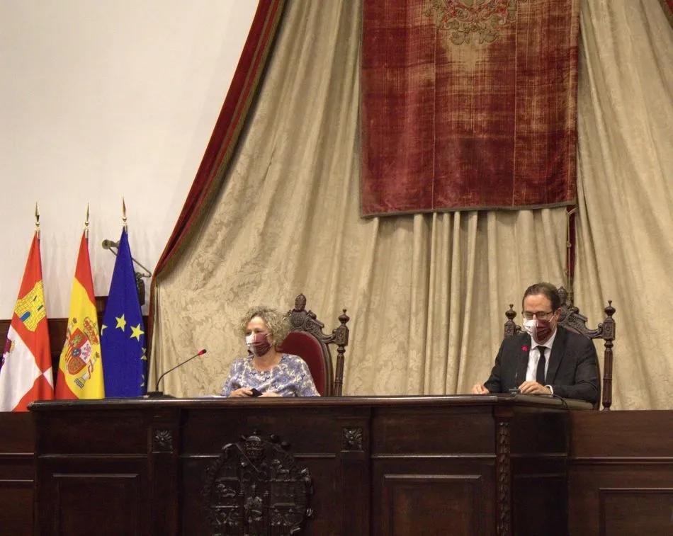 Foto 2 - Alumni-Usal entrega los premios &lsquo;Profesor Garmendia&rsquo;, &lsquo;Jos&eacute; Manuel G&oacute;mez P&eacute;rez&rsquo;,...