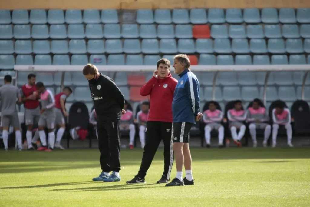 Foto 4 - El Salamanca UDS vence a su filial gracias a los goles de Mora y Lauren en propia puerta (2-0)