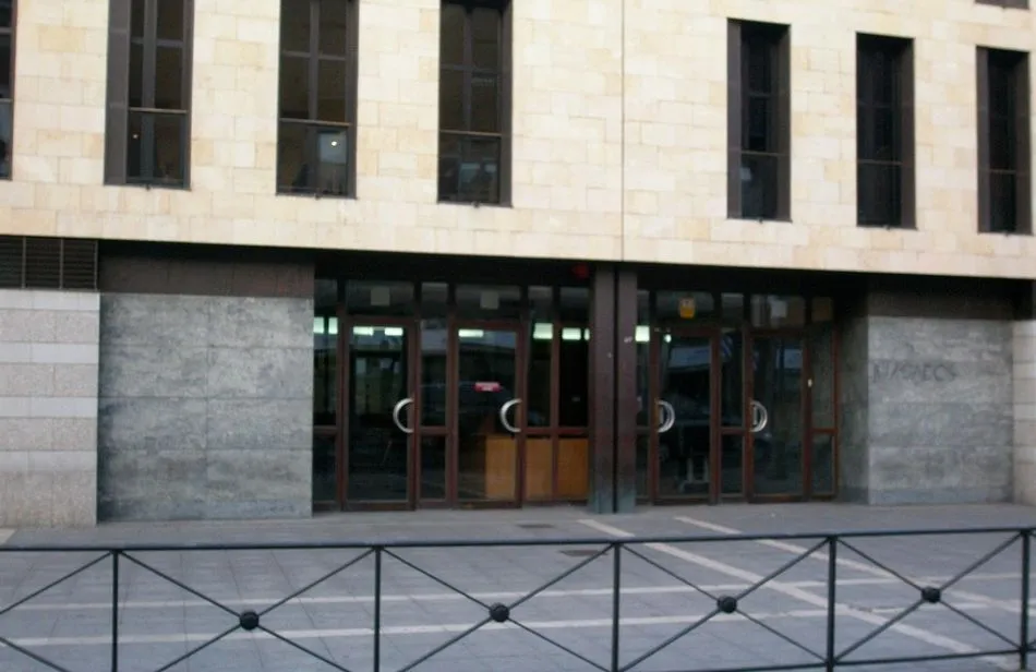 Orden de detención para la directora de una residencia de Valladolid que robó en casa de un...