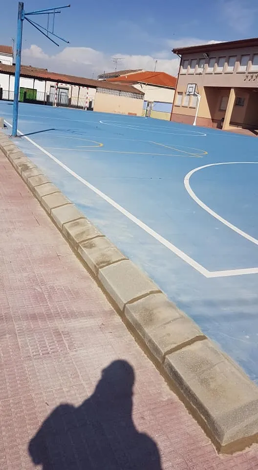 Foto 5 - El Ayuntamiento de Babilafuente entrega dos mascarillas a cada alumno del colegio y al profesorado