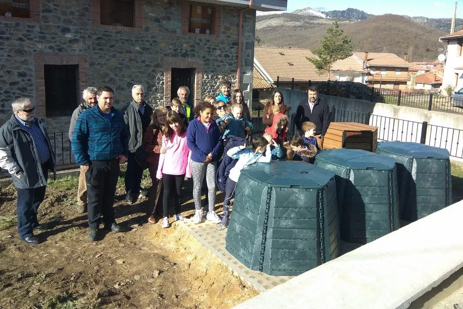 Foto 2 - Ba&ntilde;ob&aacute;rez, La Fregeneda y Pere&ntilde;a forman parte de un proyecto piloto de compostaje de la Junta  