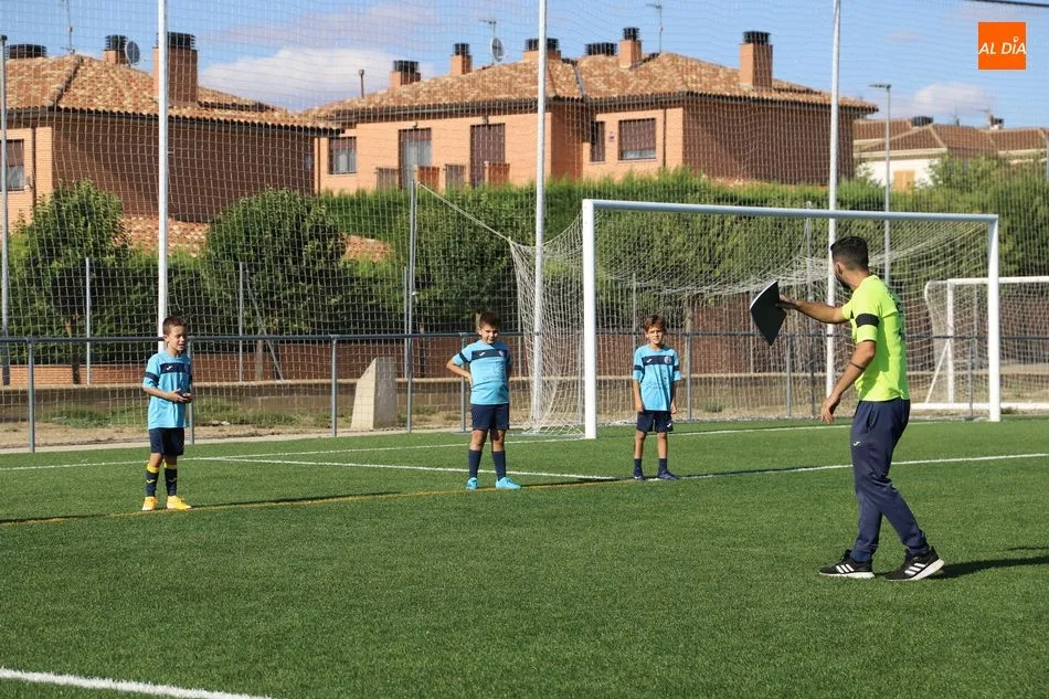 Foto 5 - El Cabrerizos vuelve a entrenar m&aacute;s de seis meses despu&eacute;s bajo un estricto protocolo&nbsp;