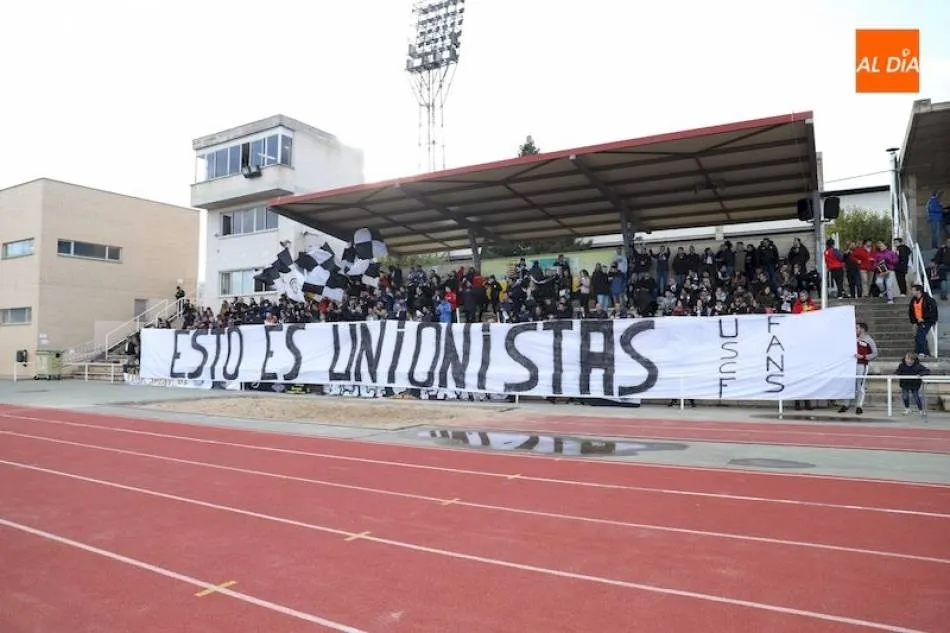 Un tifo de la afición de Unionistas