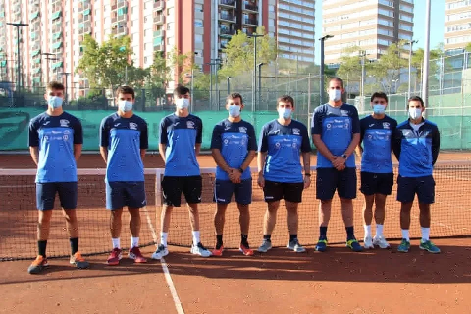 Equipo masculino del Club Tenis Alba de Tormes en Barcelona