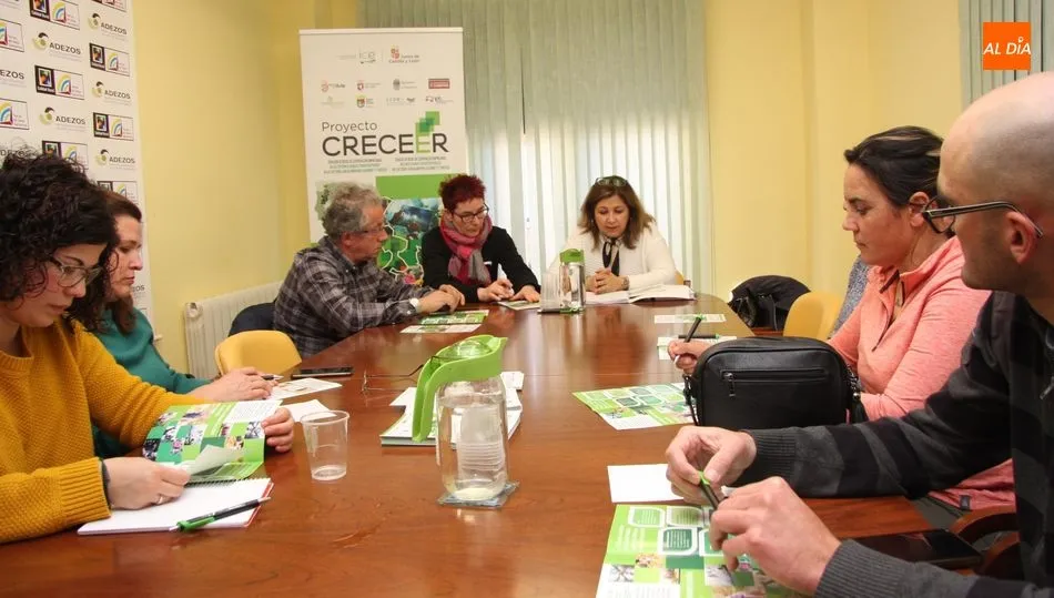 Foto de archivo de una reunión anterior del proyecto Creceer