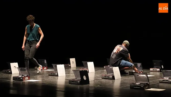 pasdedeuX llegaba este martes al Teatro Juan del Enzina