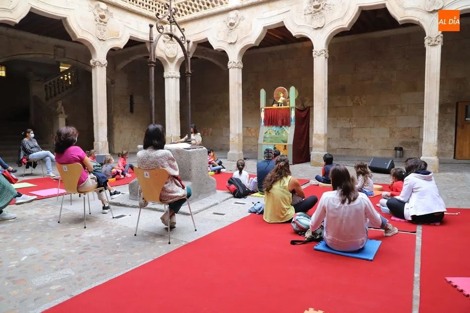 Foto 9 - El Teatro de t&iacute;teres "Historias de un tal Crist&oacute;bal" hace disfrutar a grandes y peque&ntilde;os