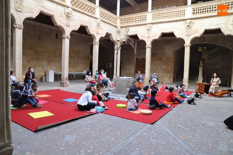 Foto 3 - El Teatro de t&iacute;teres "Historias de un tal Crist&oacute;bal" hace disfrutar a grandes y peque&ntilde;os