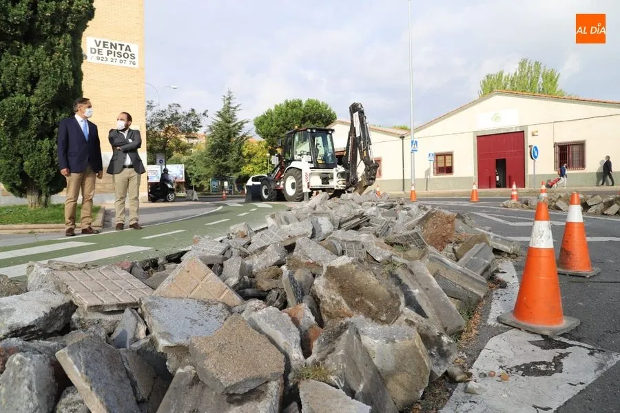 Foto 2 - Comienza la construcci&oacute;n de una nueva glorieta en Puente Ladrillo para mejorar la fluidez del...