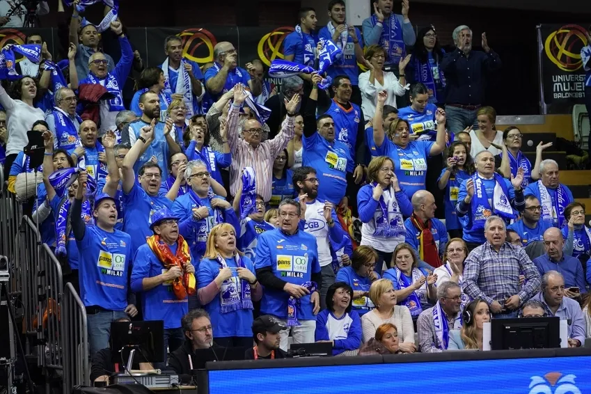 La afición del Avenida / CB Avenida