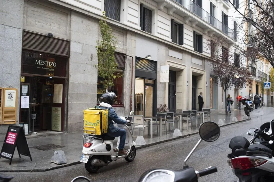 Un repartidor de Glovo en una imagen de archivo