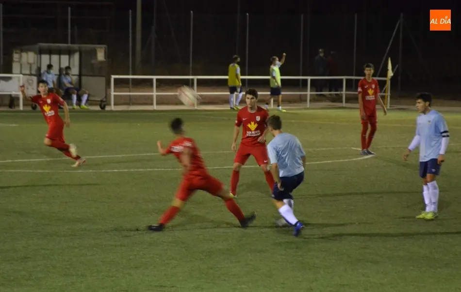 Foto 6 - Un Ciudad Rodrigo Senior superior gana 3-0 al Santa Marta Juvenil, que se top&oacute; 3 veces con la...