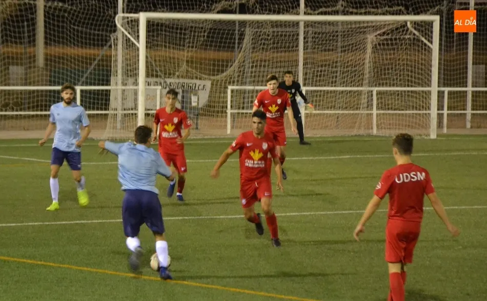 Foto 3 - Un Ciudad Rodrigo Senior superior gana 3-0 al Santa Marta Juvenil, que se top&oacute; 3 veces con la...