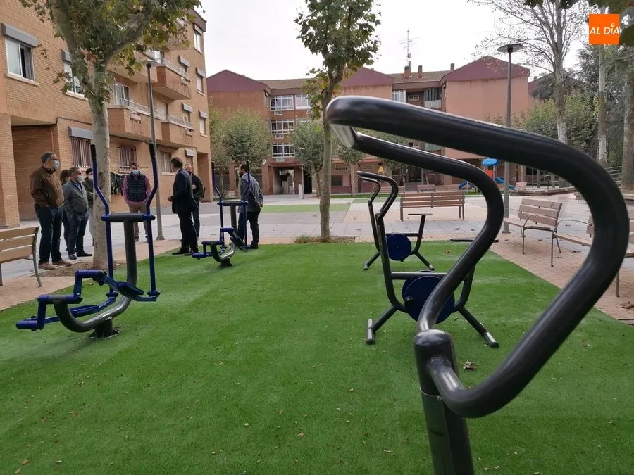 Foto 10 - La Plaza de Extremadura se transforma en un espacio accesible y con nuevos equipamientos para el...