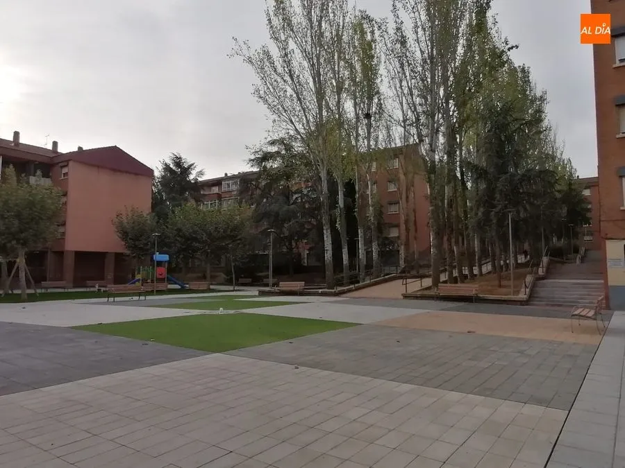 Foto 9 - La Plaza de Extremadura se transforma en un espacio accesible y con nuevos equipamientos para el...