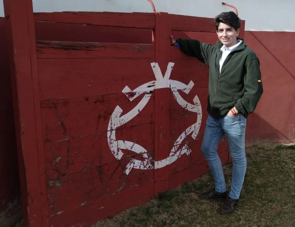 Carlos Fuentes, un gran aficionado que a sus 15 años demuestra su conocimiento de los distintos aspectos de la fiesta taurina