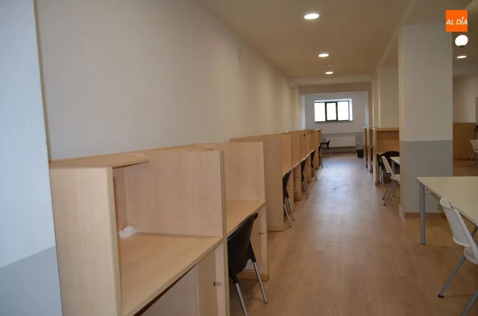 Foto 2 - El Ayuntamiento presenta la nueva casa del estudiante con el nombre Studi@24h