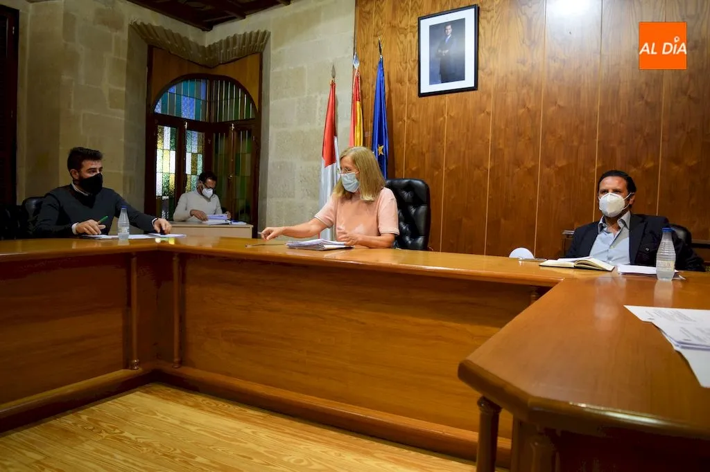 Foto 5 - Consenso y cr&iacute;ticas a partes iguales en un nuevo pleno del Ayuntamiento de Alba de Tormes