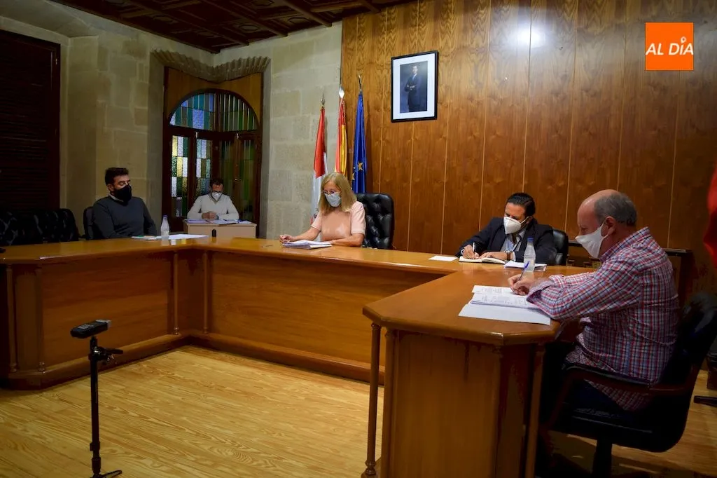 Foto 2 - Consenso y cr&iacute;ticas a partes iguales en un nuevo pleno del Ayuntamiento de Alba de Tormes