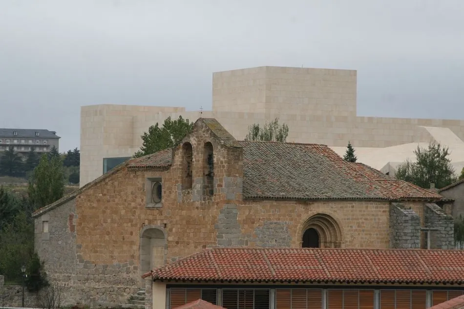 El exterior de las murallas de Ávila, incluido en esta lista. Foto: ListaRojadelPatrimonio