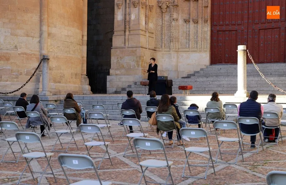 Foto 10 - Los t&iacute;teres y los objetos se adue&ntilde;an del Patio Chico en un espect&aacute;culo lleno de imaginaci&oacute;n&nbsp;