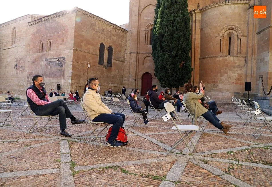 Foto 9 - Los t&iacute;teres y los objetos se adue&ntilde;an del Patio Chico en un espect&aacute;culo lleno de imaginaci&oacute;n&nbsp;