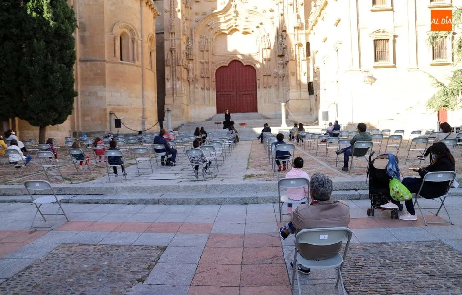 Foto 8 - Los t&iacute;teres y los objetos se adue&ntilde;an del Patio Chico en un espect&aacute;culo lleno de imaginaci&oacute;n&nbsp;