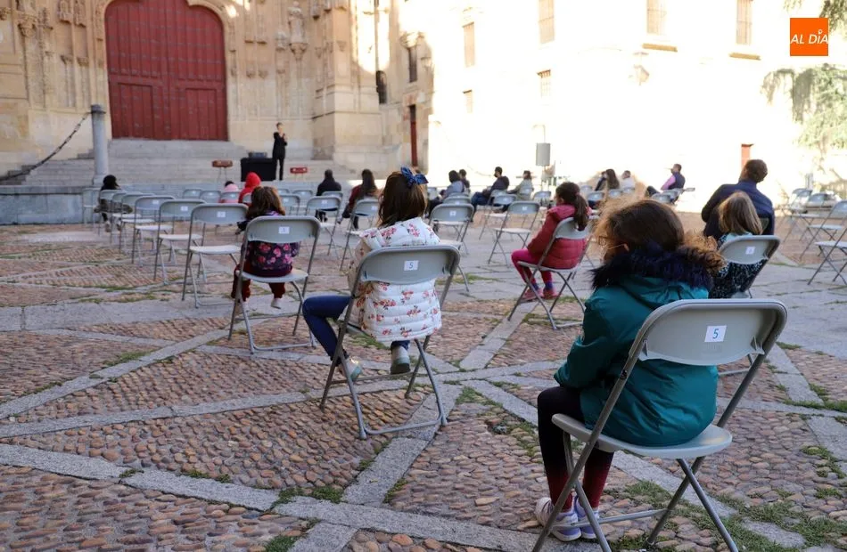 Foto 6 - Los t&iacute;teres y los objetos se adue&ntilde;an del Patio Chico en un espect&aacute;culo lleno de imaginaci&oacute;n&nbsp;