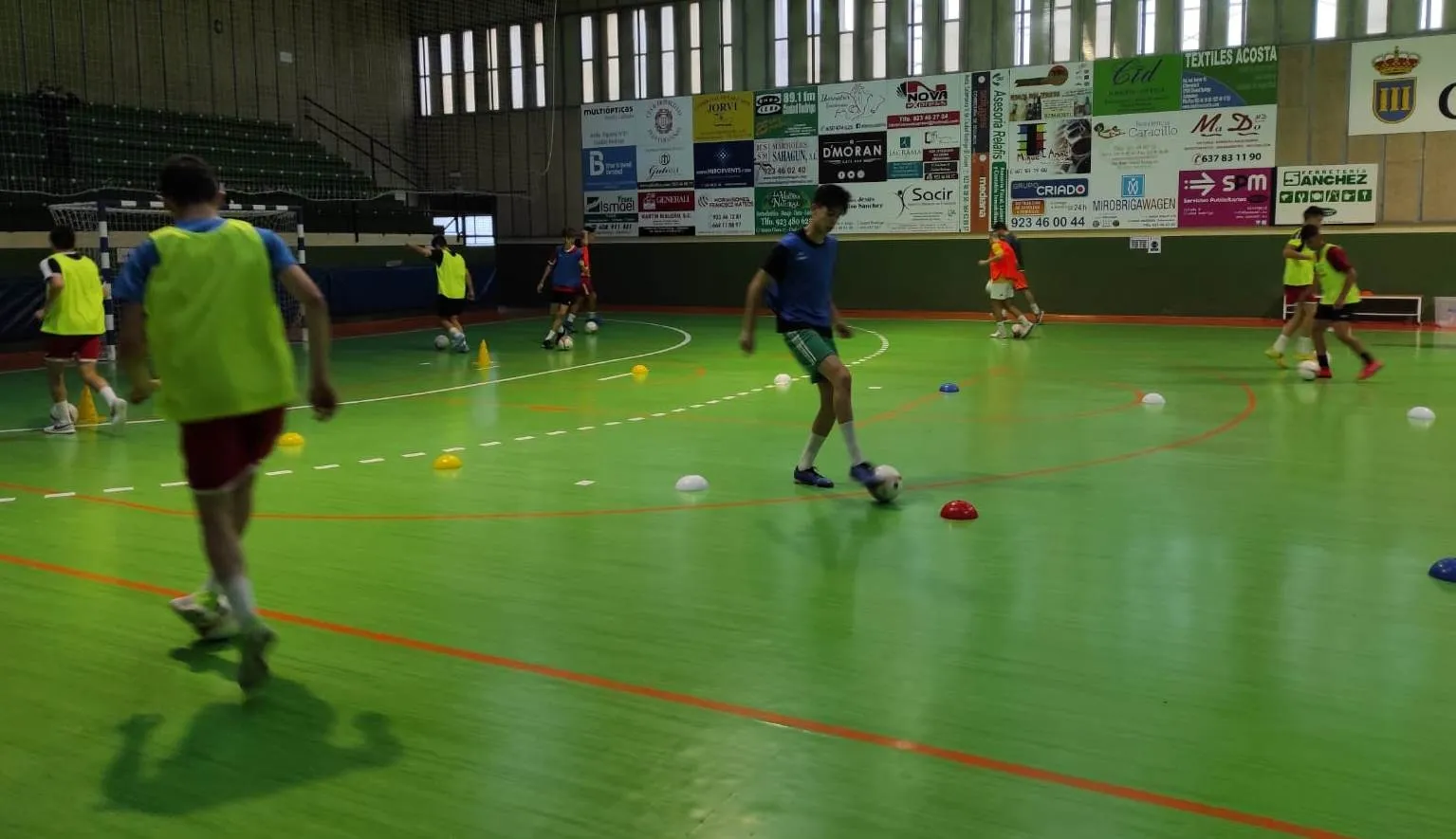 Foto 5 - El III Juvenil, &uacute;nico equipo con fecha para el inicio de su Liga, arranca los entrenos  