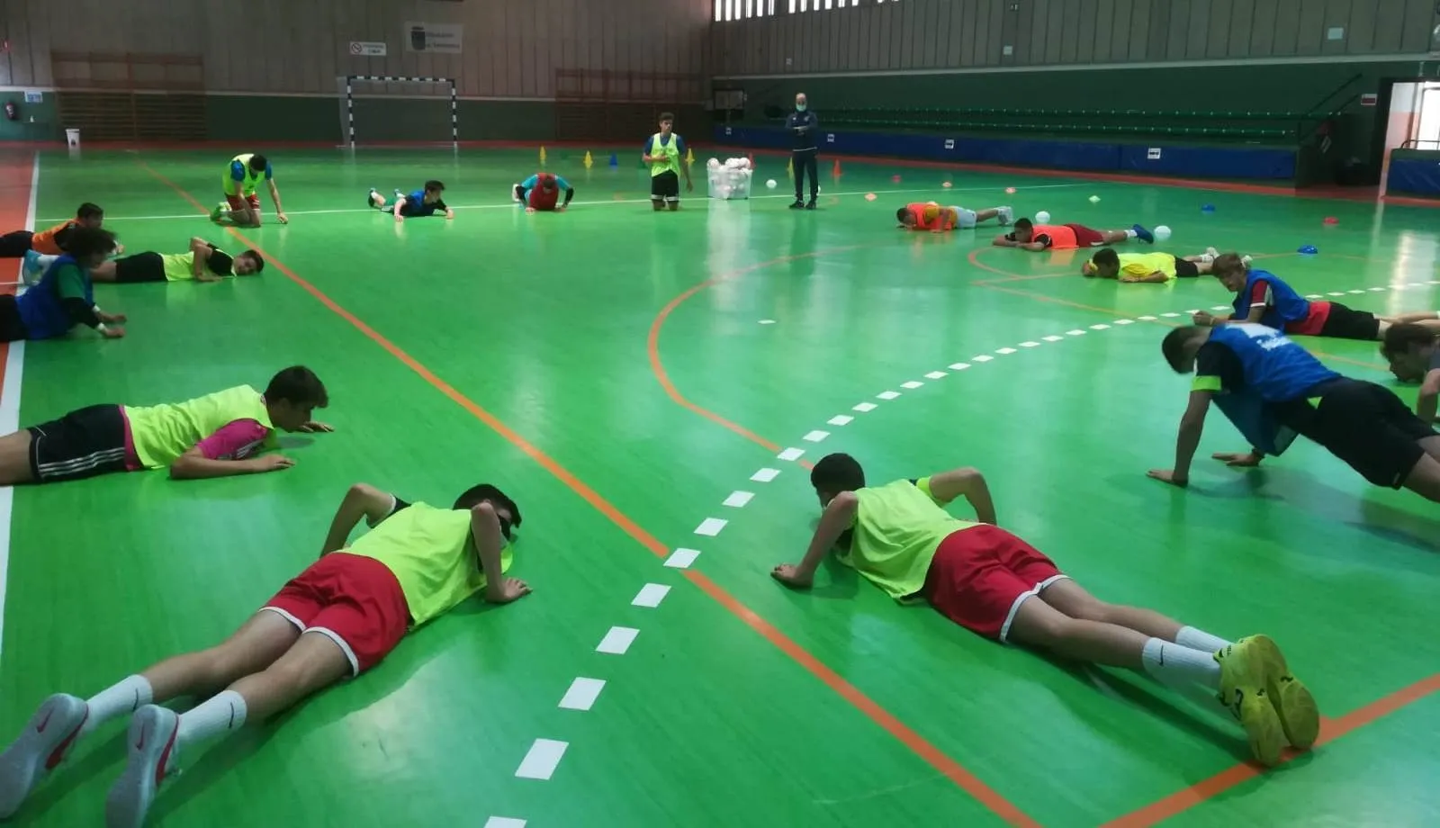 Foto 3 - El III Juvenil, &uacute;nico equipo con fecha para el inicio de su Liga, arranca los entrenos  