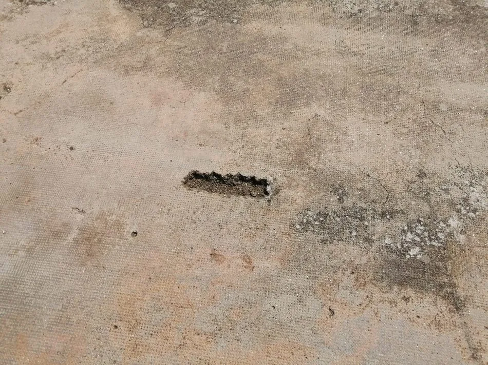 Foto 2 - Quejas en Lumbrales por el mal estado en el que se encuentra el front&oacute;n  