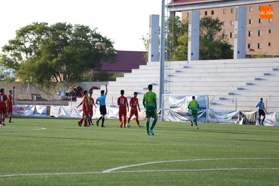Foto 8 - Unionistas se estrena en el Reina Sof&iacute;a col&aacute;ndose en la final de la Copa RFEF tras vencer a un...
