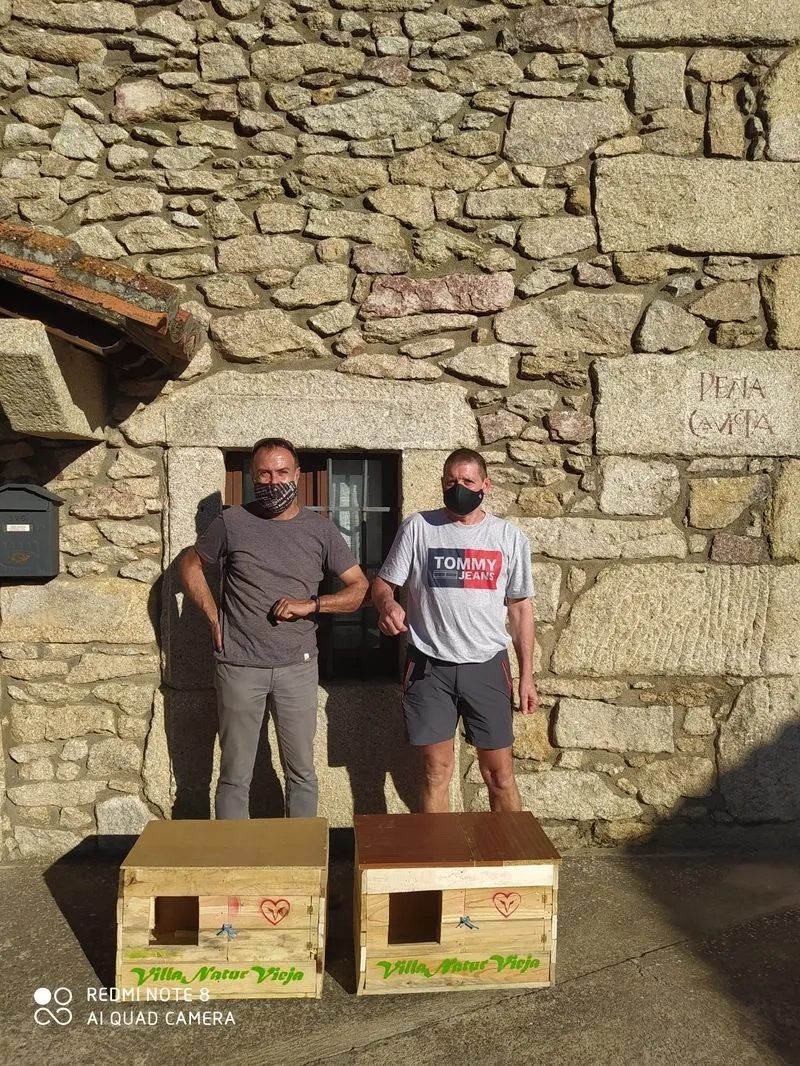 Foto 4 - La asociaci&oacute;n Pe&ntilde;a Gaviota reparte cajas-nido en varios municipios y entre colectivos...