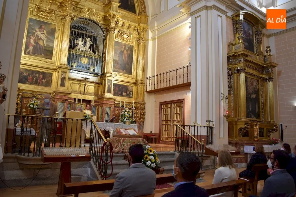 Foto 10 - La Iglesia de la Anunciaci&oacute;n de las Madres Carmelitas acoge la Santa Misa conmemorativa del...