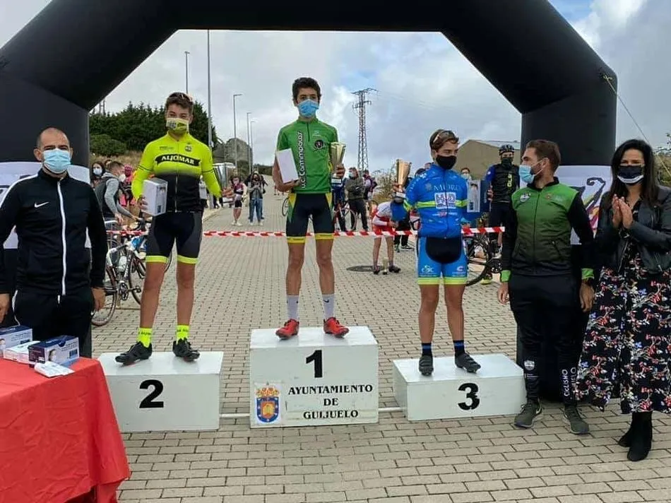 Foto 3 - Un triunfo y un tercer puesto para la Escuela de Ciclismo Salmantina en Guijuelo