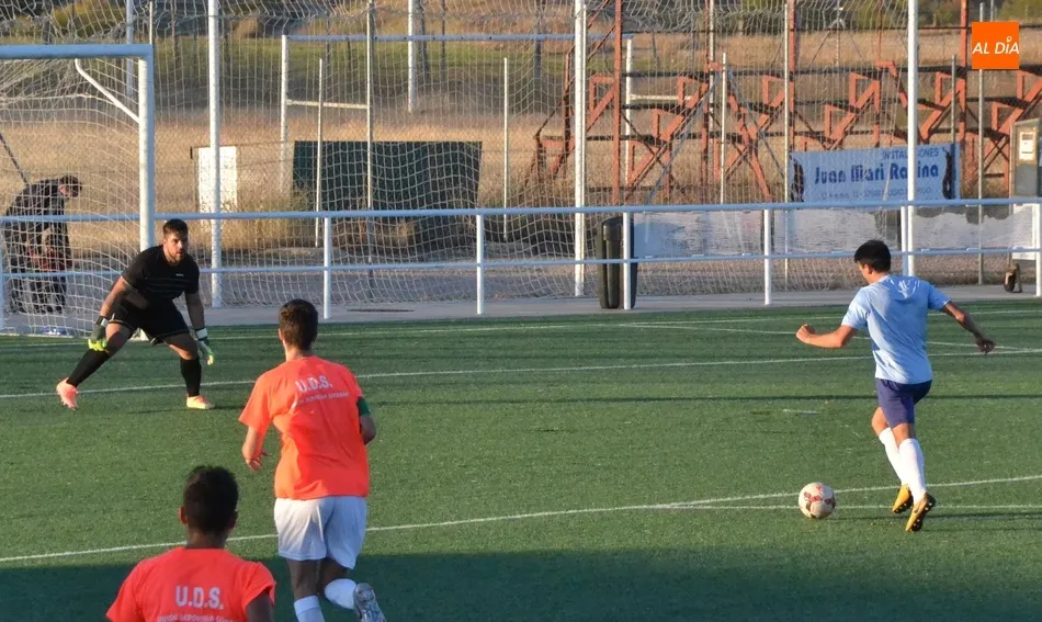 Foto 9 - El Ciudad Rodrigo golea a la UD Serrana en un partido de entrenamiento sin ninguna historia  