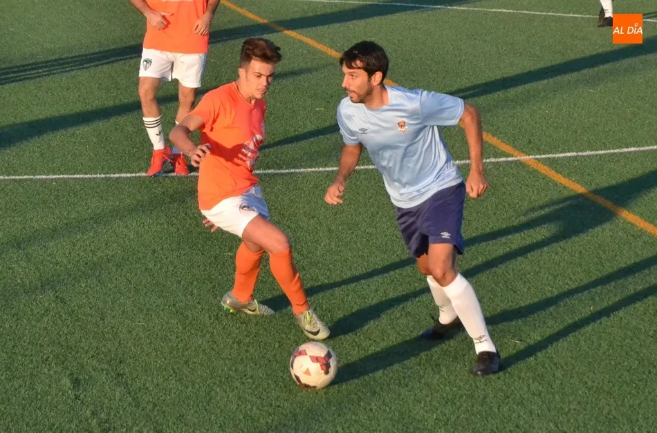 Foto 3 - El Ciudad Rodrigo golea a la UD Serrana en un partido de entrenamiento sin ninguna historia  