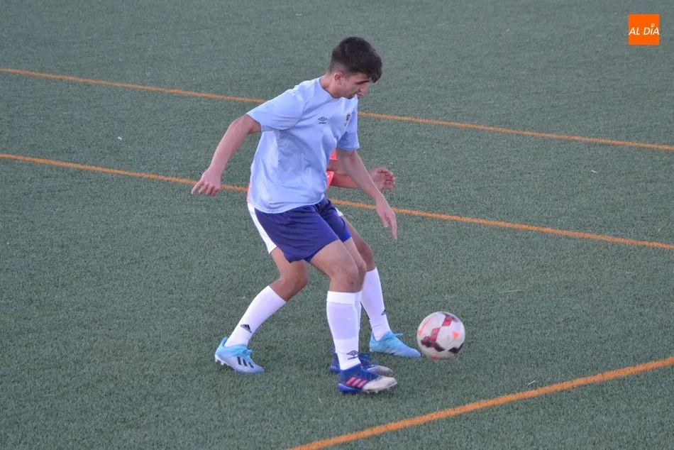 Foto 2 - El Ciudad Rodrigo golea a la UD Serrana en un partido de entrenamiento sin ninguna historia  