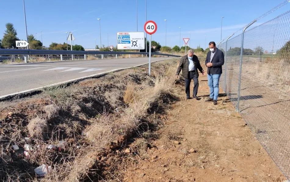 El alcalde, David Mingo, quiso destacar “la gestión que se ha realizado con la Unidad de Carreteras del Estado, entidad con la que se viene trabajando desde hace años para obtener el permiso y poder acometer esta obra”