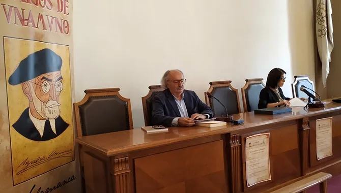 Antonio Colinas ofrecia una conferencia junto a la Asociación de Amigos de Unamuno de Salamanca