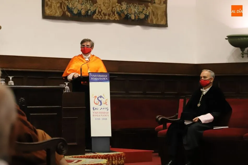 Foto 5 - El rector de la USAL llama a la responsabilidad de los estudiantes ante el inicio del nuevo curso