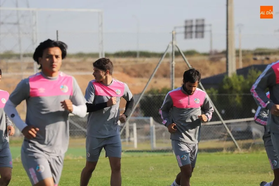 Foto 11 - El Salamanca UDS se pone a tono para reencontrarse con su afici&oacute;n en el Helm&aacute;ntico sin Fabio y...