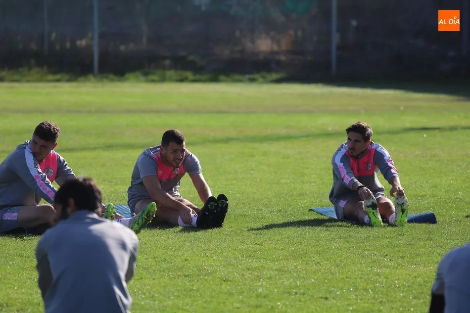 Foto 4 - El Salamanca UDS se pone a tono para reencontrarse con su afici&oacute;n en el Helm&aacute;ntico sin Fabio y...